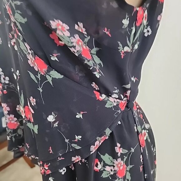 Small Lenon Floral Flutter Sleeve Dress NWT - Picture 16 of 16